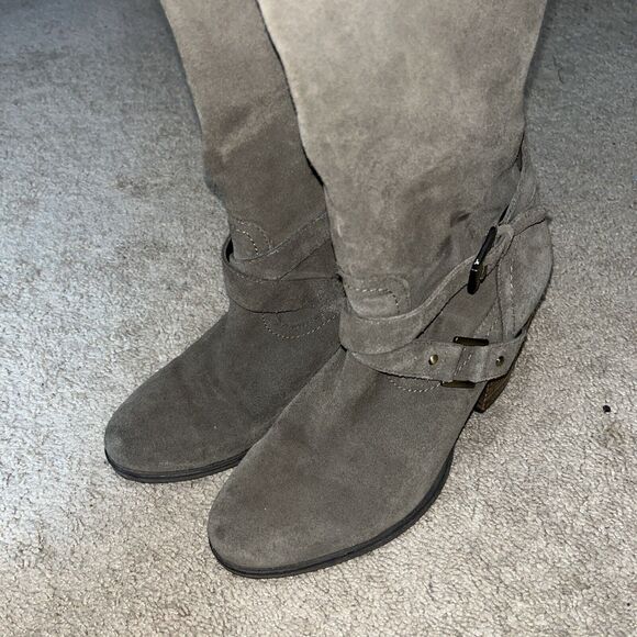 G BY GUESS WOMEN'S BROWN SUEDE Heeled Knee High BOOTS SZ 8.5 - Picture 4 of 6